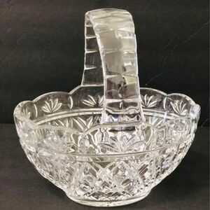 Beautiful Vintage Bohemia 24% Lead Crystal Etched Candy Dish Basket Handle